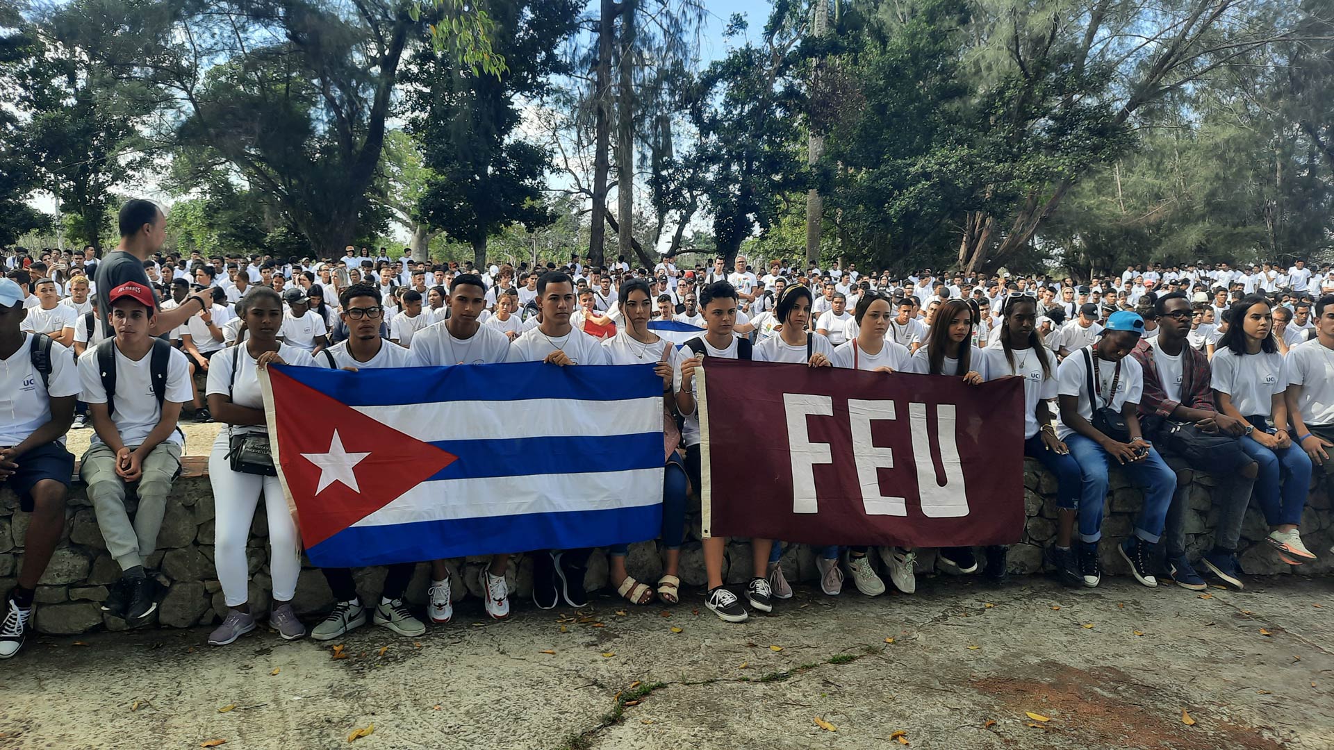 Los estudiantes de primer año de la UCI ingresaron a las filas de la Federación Estudiantil Universitaria.