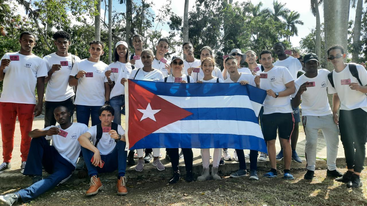 Los estudiantes de primer año de la UCI ingresaron a las filas de la Federación Estudiantil Universitaria.
