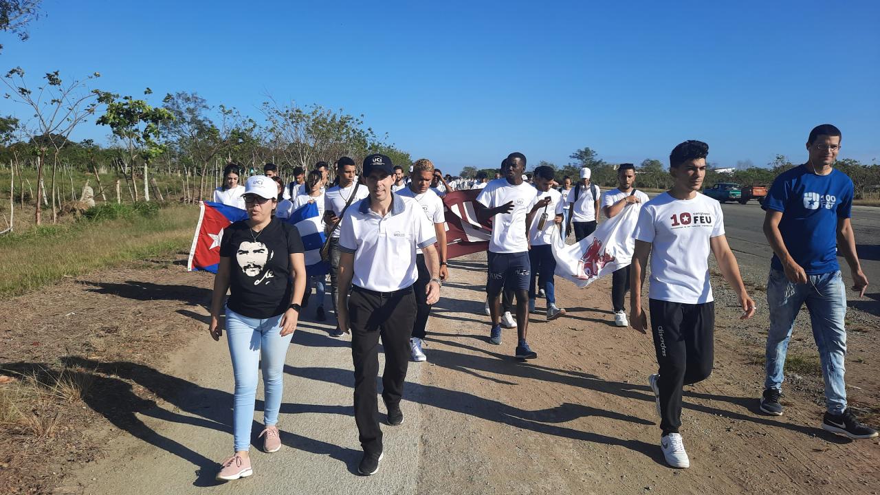 Los estudiantes de primer año de la UCI ingresaron a las filas de la Federación Estudiantil Universitaria.