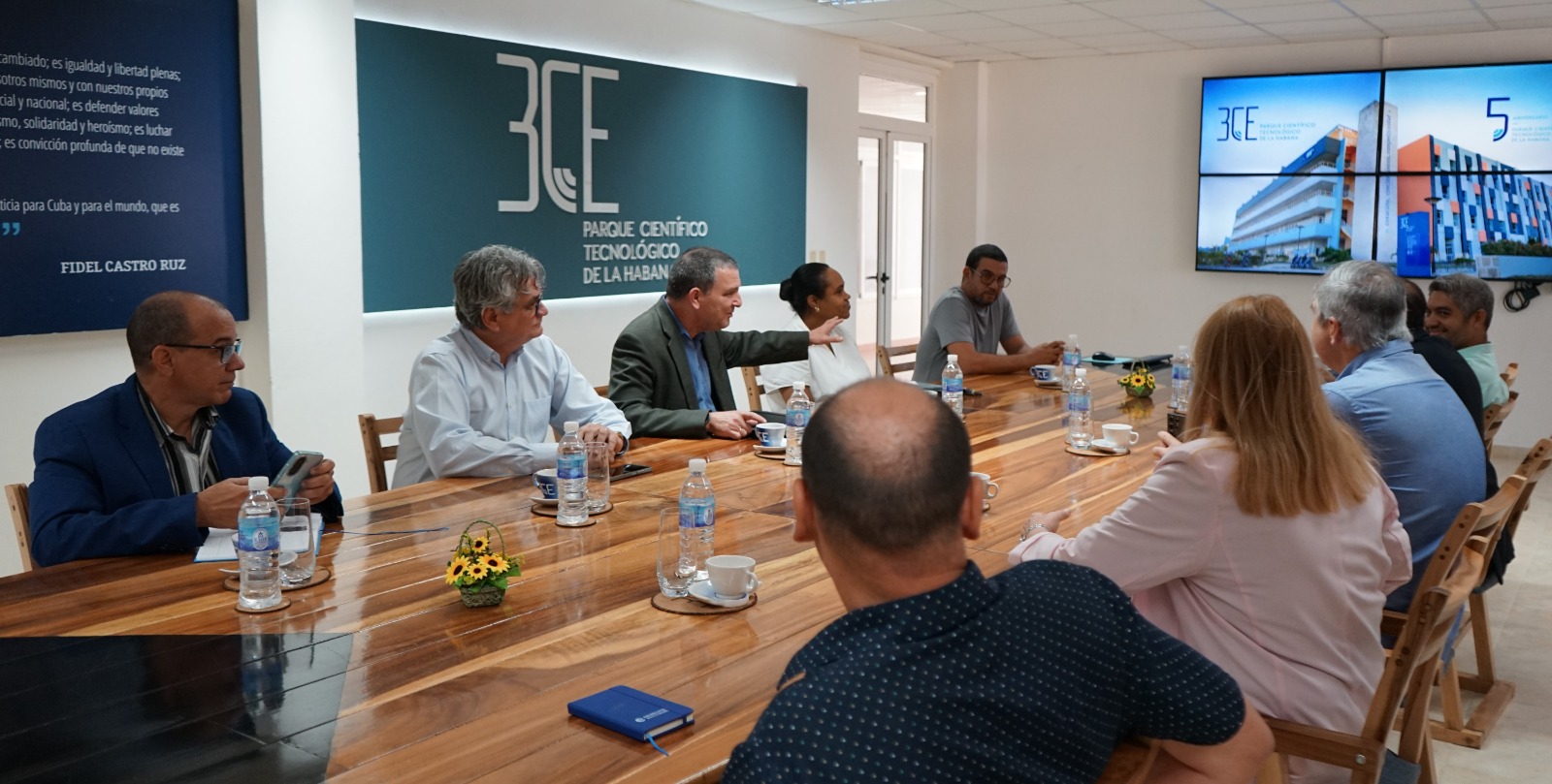 Visita del viceprimer ministro al PCT La Habana.