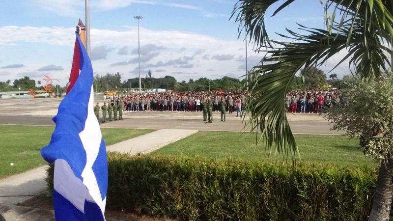 La Plaza Niemeyer se vistió de patriotismo en el acto inaugural en la UCI del Bastión Universitario 2018. 