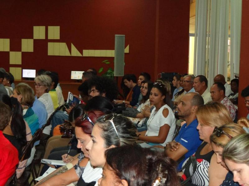 Más de 200 profesionales participan en la IV Conferencia Científica.