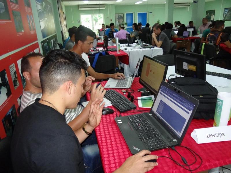 Competencia de 24 horas Hackathon.