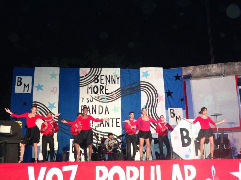 El grupo La Pandilla regaló al público la danza “La demanda”.