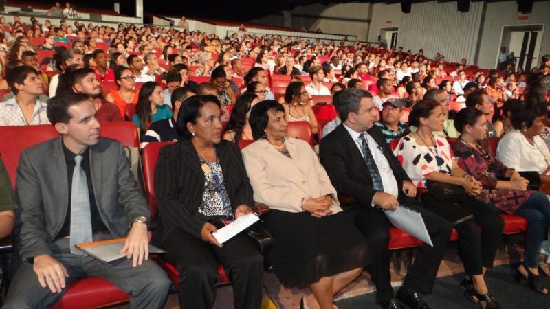 La ceremonia de apertura de la 33ª Reunión Latinoamericana de Matemática Educativa estuvo presidida por la Dra.C. Mirian Nicado García, rectora de la Universidad de La Habana, miembro del Consejo de Estado y diputada a la Asamblea Nacional del Poder Popular; el Dr.C. Walter Baluja García, rector de la UCI, y la Dra.C. Olga Lidia Pérez González, presidenta del Comité Latinoamericano de Matemática Educativa (Clame). 