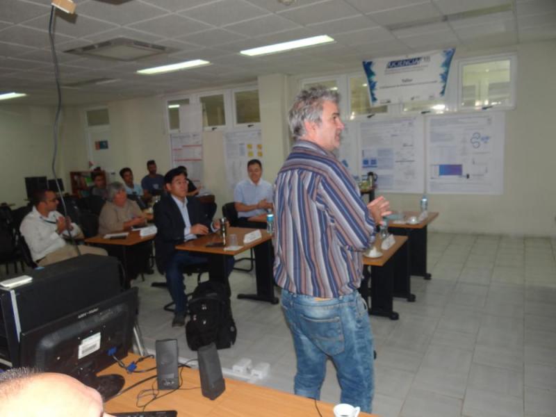 El Dr.C. Jorge Gulín González, director del Centro de Matemática Computacional en la UCI, explicó sus resultados y proyectos.