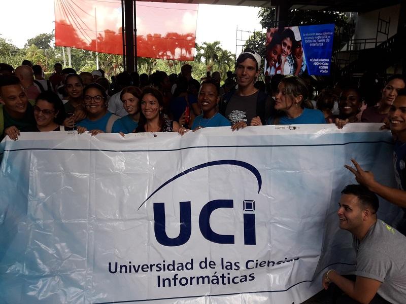 La Universidad de las Ciencias Informáticas (UCI) presente en el avispero juvenil. 