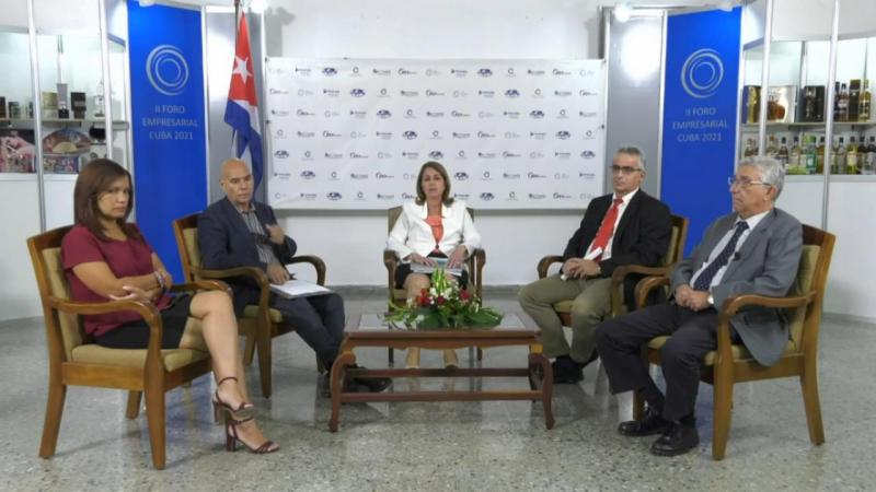 Panel sobre las oportunidades de negocios de la industria biofarmacéutica cubana, conducida por vicepresidenta primera de BioCubafarma, Dra.C. Mayda Mauri Pérez.