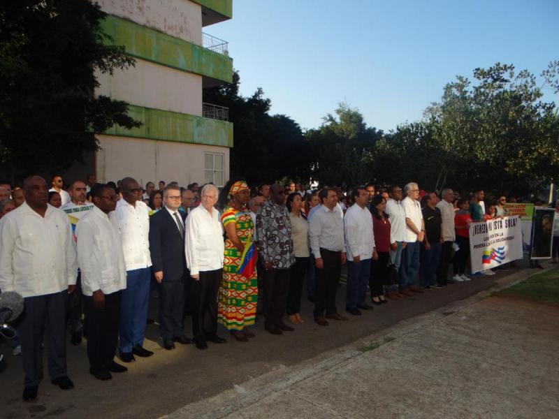 Fueron invitados representantes de varios países amigos.