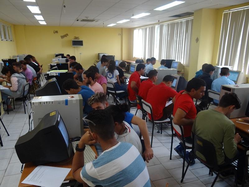 Concurso en los laboratorios de ACM-ICPC. 