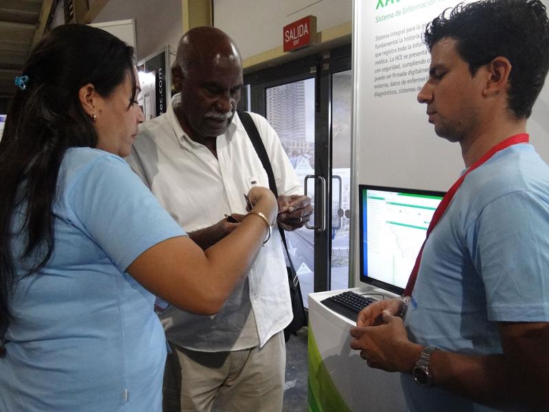 Estand UCI en Feria Internacional “Salud para Todos” 2018. 