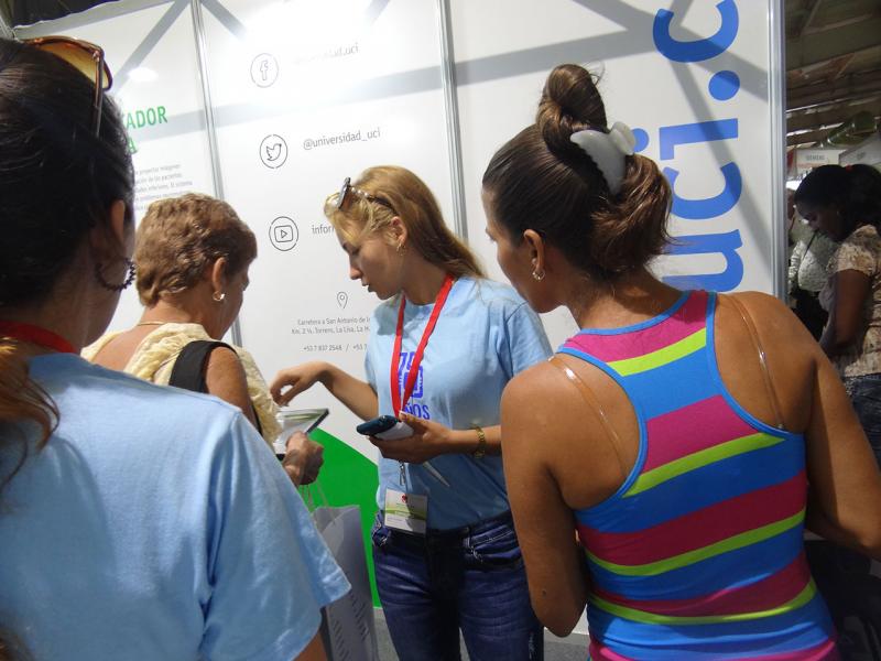 Estand UCI en Feria Internacional “Salud para Todos” 2018. 