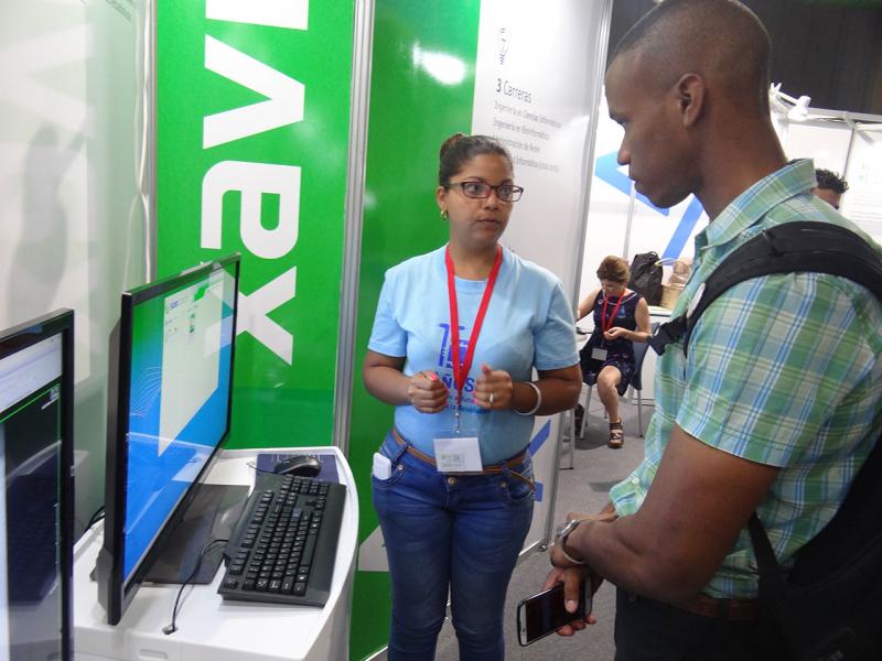 Estand UCI en Feria Internacional “Salud para Todos” 2018. 