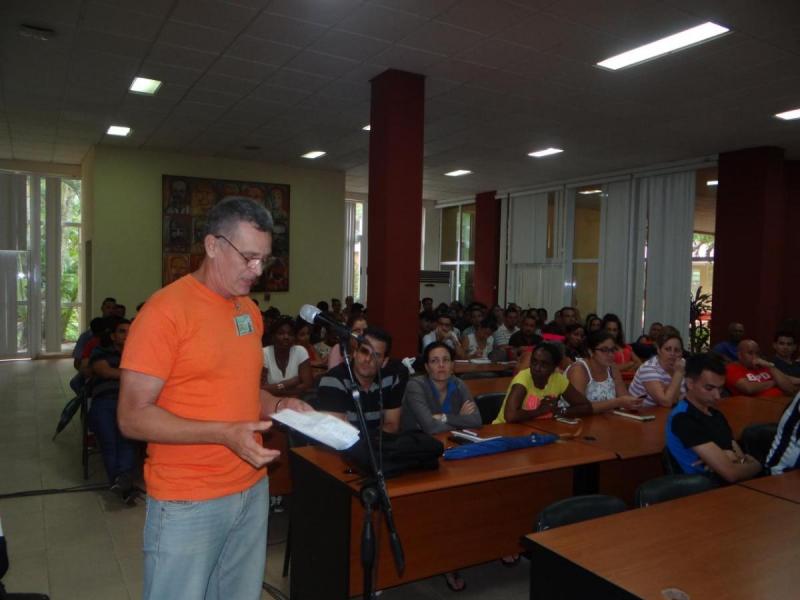 Trabajadores de la Facultad 1, la Vicerrectoría de Producción y la Dirección de Recursos Humanos en audiencia contra la Ley Helms-Burton.