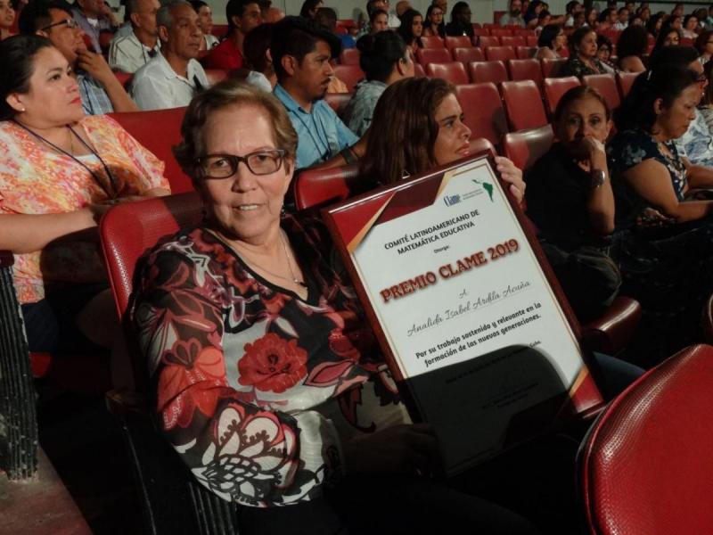 Anadila Isabel Ardila Acuña recibió el Premio Clame 2019.