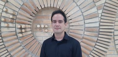 Desde hace varios años Víctor Roque Domínguez se abre caminos en el magisterio y siente el privilegio de ser maestro. Foto: Osmel Batista Tamarit