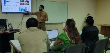 Durante el acto de defensa de su ejercicio de culminación de estudios en la modalidad de artículos científicos, el estudiante de cuarto año mostró gran rigor científico. Foto: Osmel Batista Tamarit
