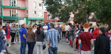 Recorrido del Consejo Universitario por la residencia estudiantil. Foto: Osmel Batista Tamarit y Héctor Elider González
