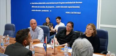 Representantes de la Universidad Estatal de Geodesia y Cartografía de Moscú intercambiaron con directivos de la UCI. Fotos: Héctor Elider González.